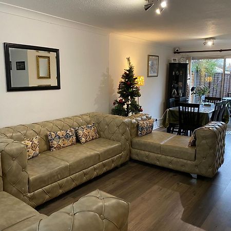 Lovely Homes Aylesbury  Ngoại thất bức ảnh